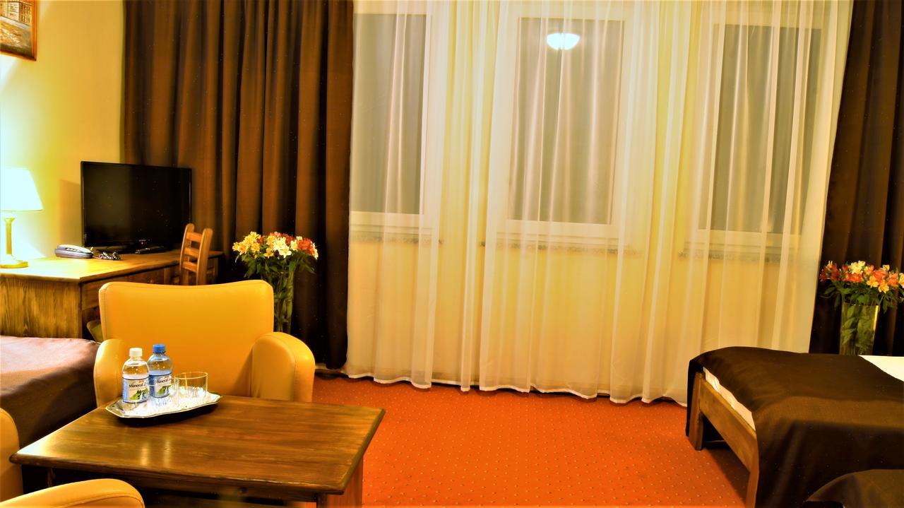Hotel Metro Klodzko Exterior photo
